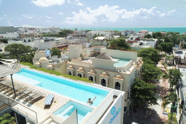 An infinity pool, a rooftop pool