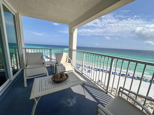 Shoreline Towers 2076 (sleeps 7) Beach Setup Included (March 1-October 31)