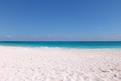 PRIVET BEACH ACCESS VILLA BESO 