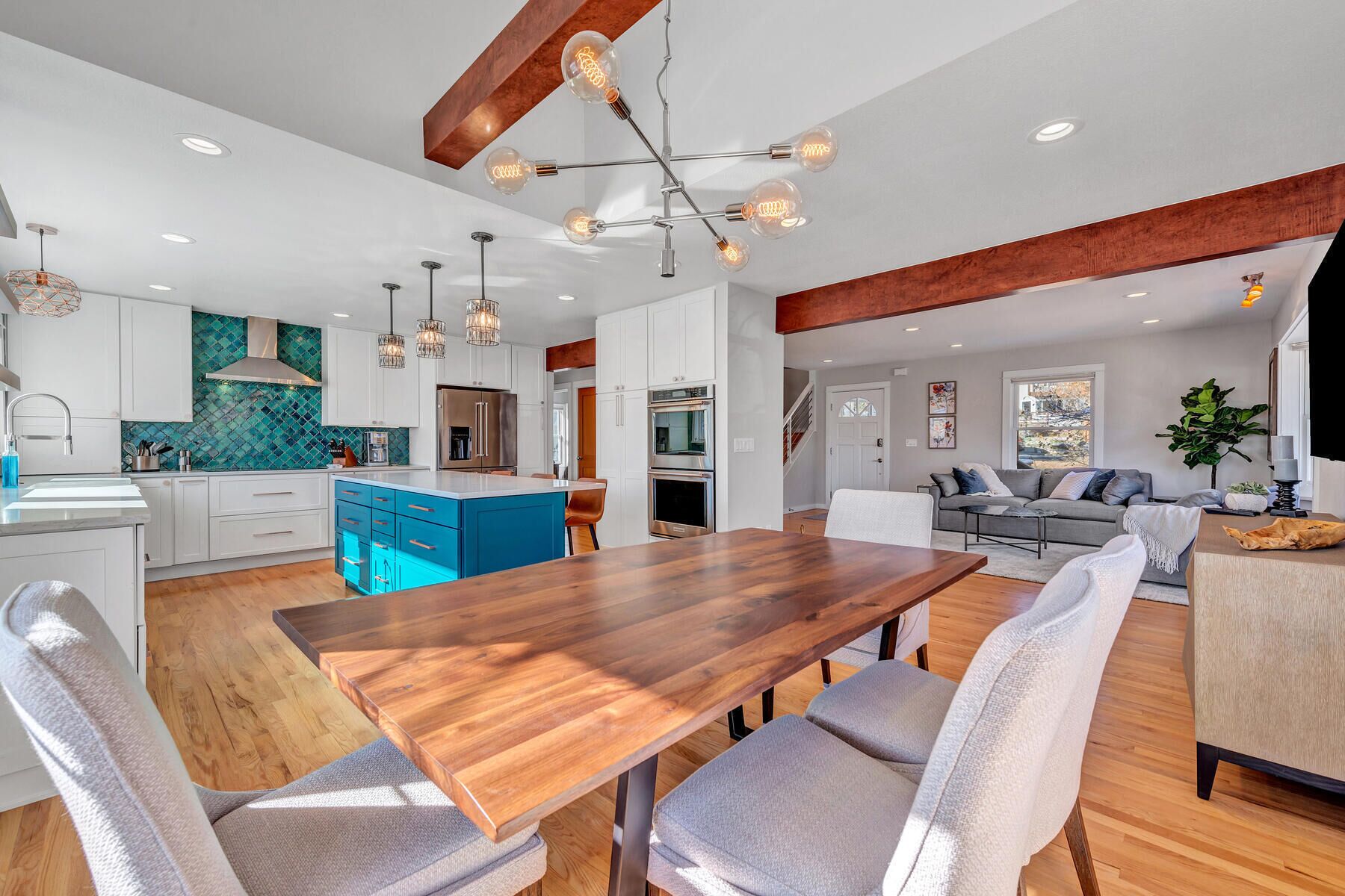 Light Filled Home with Flatiron Views. Walk to Pearl Street Mall