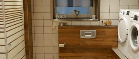 Apartment | Bathroom | Shower, hair dryer
