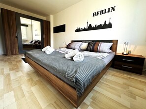 1 habitación, escritorio, wifi gratis y ropa de cama