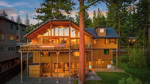 Exterior - 9 bedroom Luxury Villa by the lake with Indoor Pool (South Lake Tahoe)