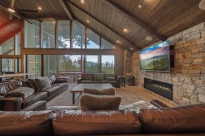 Smart TV, fireplace, DVD player