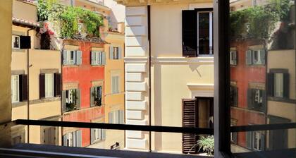 Apartment with private terrace in the center of Rome