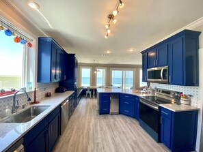 Full-size fridge, microwave, oven, stovetop - Best pool in the neighborhood! 4 bdrm/4.5 bath gulf front with huge pool. (Port St Joe)