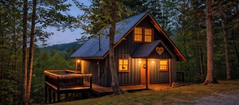 Private & Secluded w/ Beautiful Views Sunsets ~Hot Tub