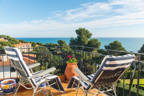 K-2 Apartment with magnificent sea views and pool