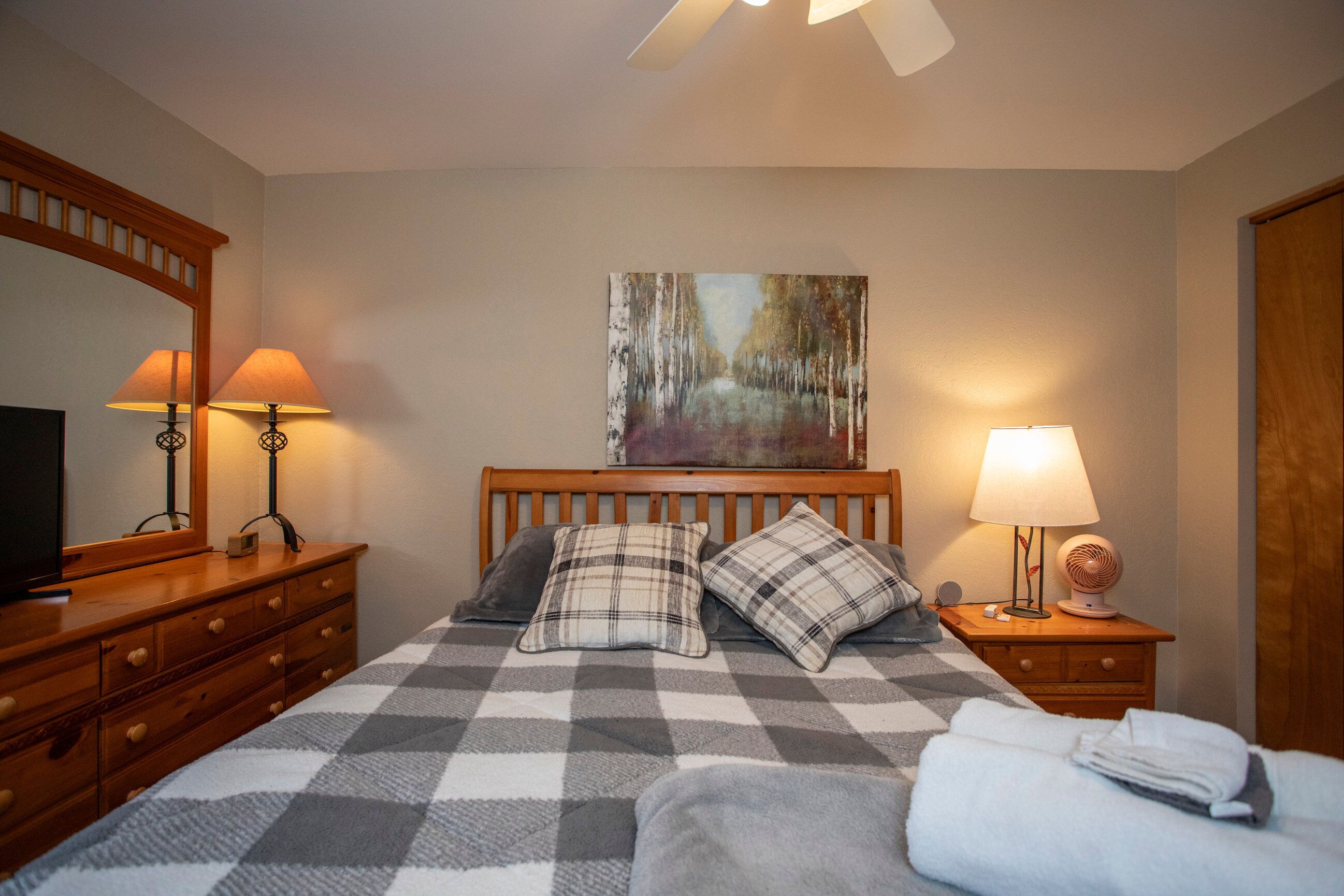 3 室のベッドルーム、アイロン / アイロン台、WiFi (無料)、ベッドシーツ