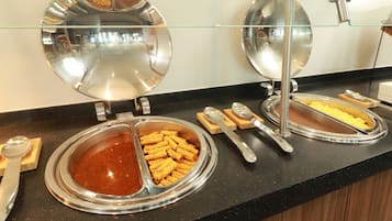 Free daily continental breakfast