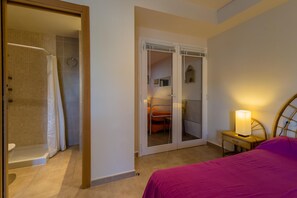 2 chambres, fer et planche à repasser