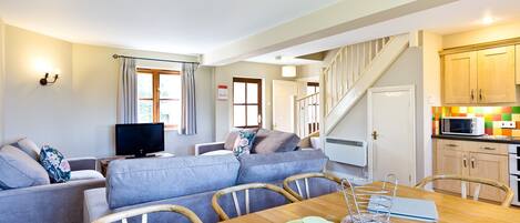 Fernseher, Tischtennisplatte