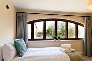 3 chambres, fer et planche à repasser, Wi-Fi gratuit, draps fournis