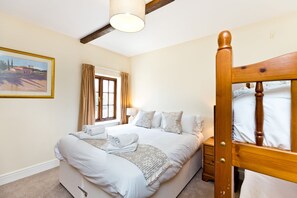 4 bedrooms, iron/ironing board, free WiFi, bed sheets - Lendow Cottage Near Ashbourne (Ashbourne)