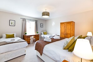 5 habitaciones, tabla de planchar con plancha y wifi gratis 