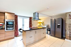 Fridge, microwave, oven, dishwasher - Two Dales Cottage at Knockerdown Holiday Village (Ashbourne)