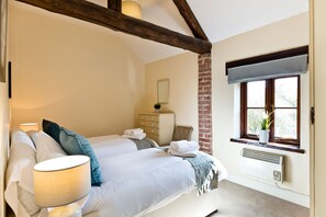 2 slaapkamers, een strijkplank/strijkijzer, gratis wifi, beddengoed