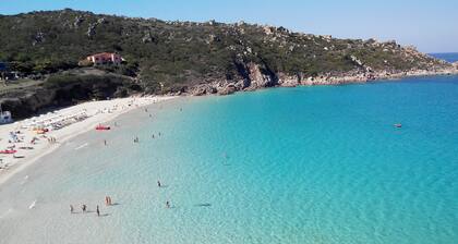 Bright bilo sea view with wi-fi 150 mt. from the beach
