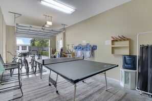 Games room - Paradise Breezes & Cottage House, Delray Beach (Delray Beach)