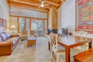 TV, fireplace, DVD player, stereo