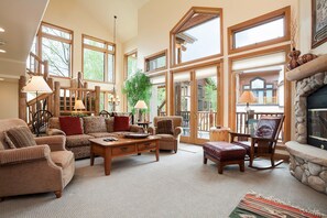 Townhome, 4 Bedrooms | Living room