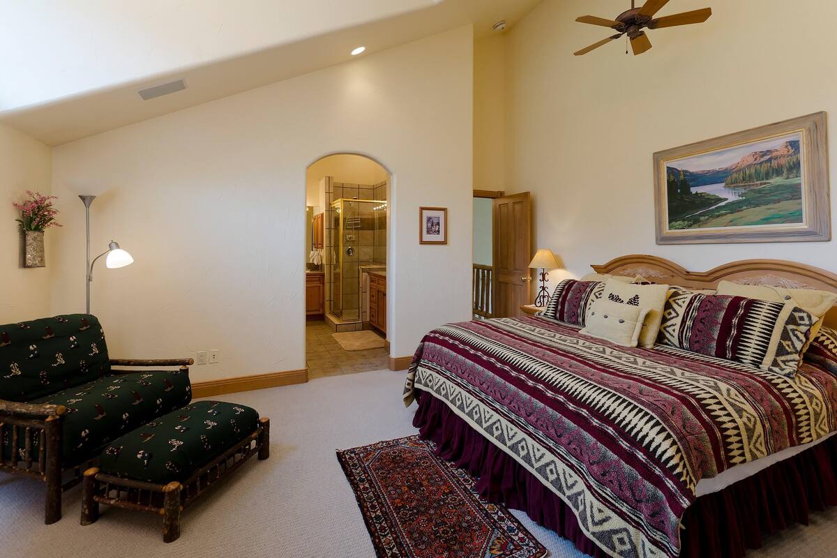 Townhome, 3 Bedrooms | Individually decorated, individually furnished
