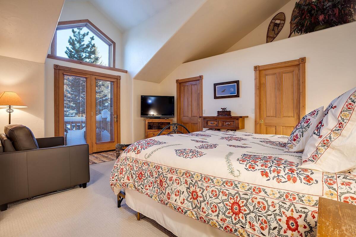 Townhome, 3 Bedrooms | Individually decorated, individually furnished