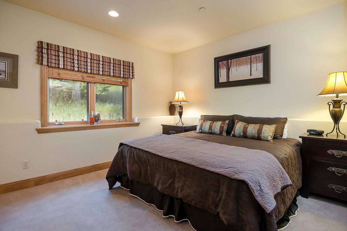 Townhome, 2 Bedrooms | Individually decorated, individually furnished