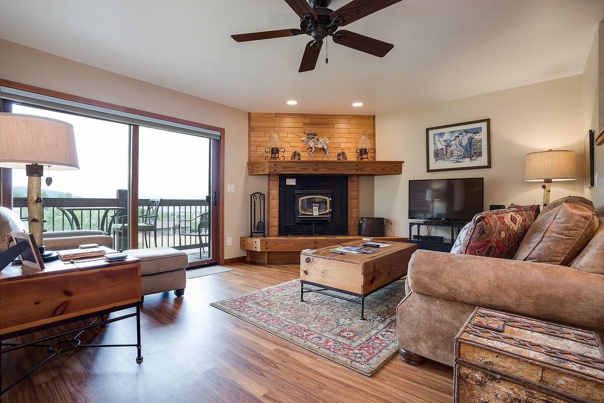 Condo, 2 Bedrooms | Living room