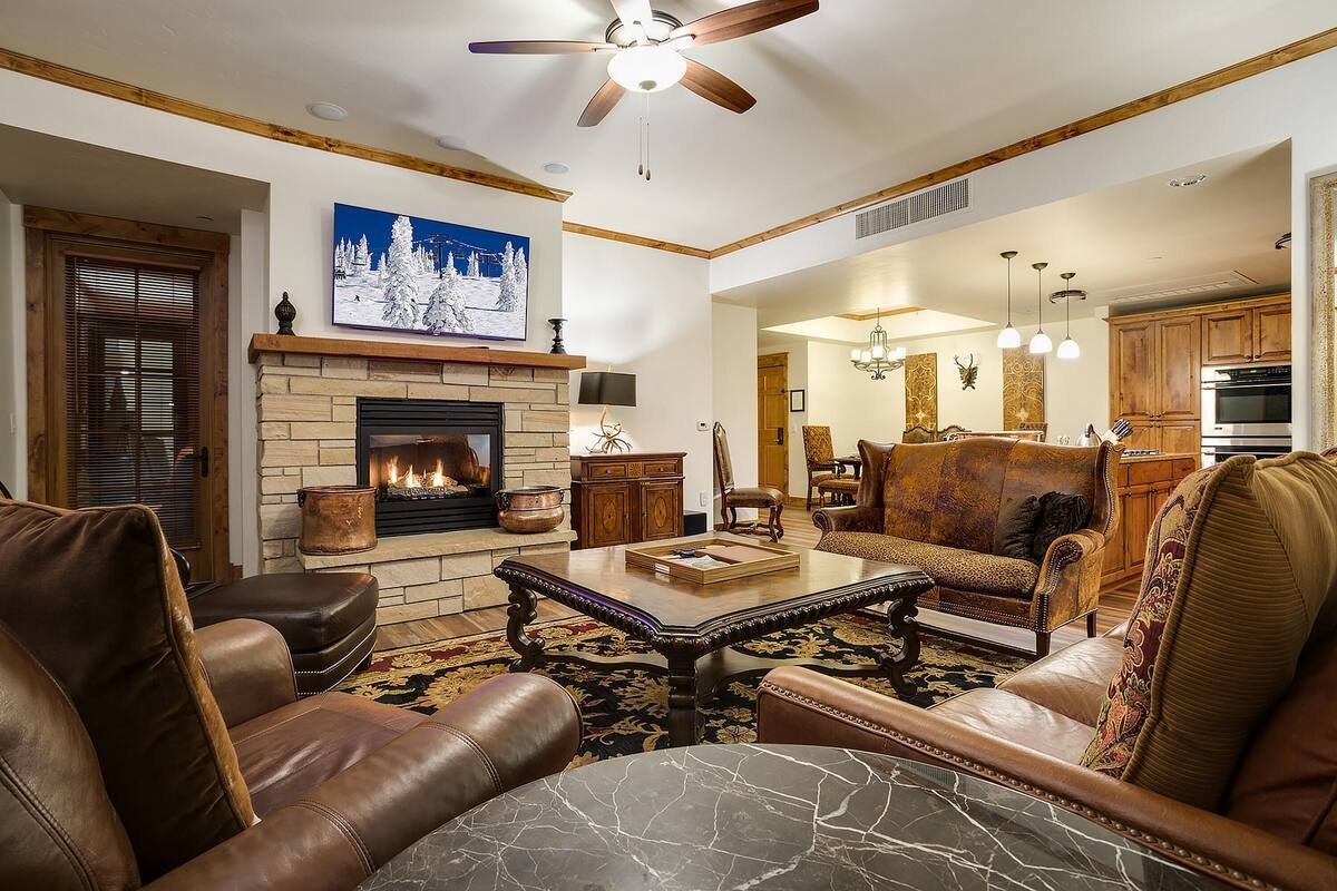 Condo, 3 Bedrooms | Living room | TV