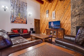 Condo, 4 Bedrooms | Living room