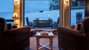 Living room - Chateau Chamonix by Mountain Resorts (Steamboat Springs)