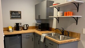 茶具/咖啡用具、冰箱、微波炉、电热水壶