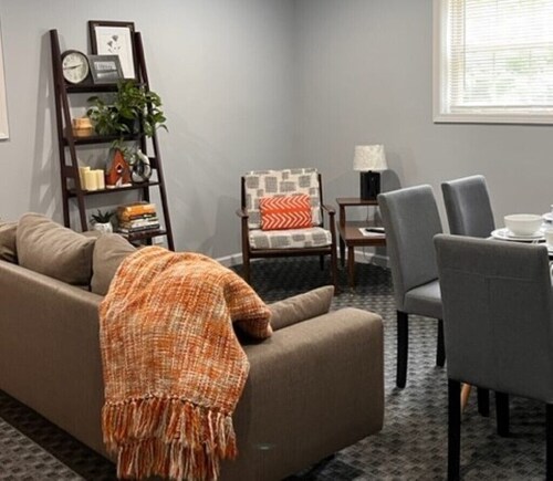 Cozy Guest Suite with Hot Tub in Davison