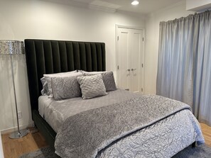 1 bedroom, iron/ironing board, travel cot, free WiFi