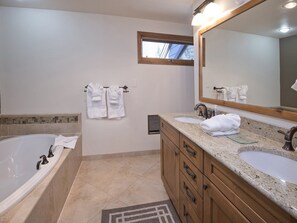 House (Casa Del Sol) | Bathroom