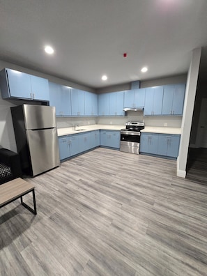 Premium Studio Suite | Premium bedding, individually furnished, desk, blackout curtains - Lone Star Inn - Dickinson (Dickinson)