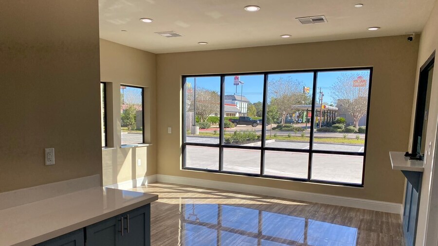 Lone Star Inn - Dickinson