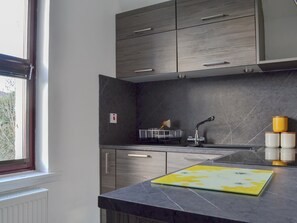 Oven, dishwasher, highchair, freezer - The Misty Isles View (Portree)