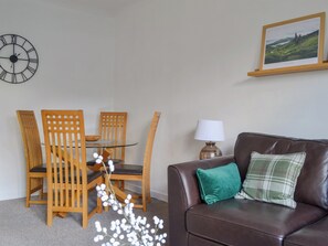 Living area - The Misty Isles View (Portree)