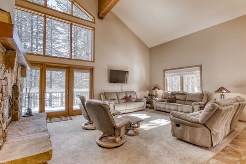 Three-story lakefront home w/lake views, wood fireplace, high-speed WiFi, W/D