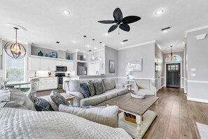 TV, DVD player - Private Home-Golf Cart-Fab Amenities-Sunset Bay (Destin)