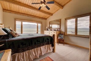 5 bedrooms, desk, iron/ironing board, travel crib - This Large, Friendly Home Offers Private Madison River Access/Views 4+4 Near YNP (Cameron)