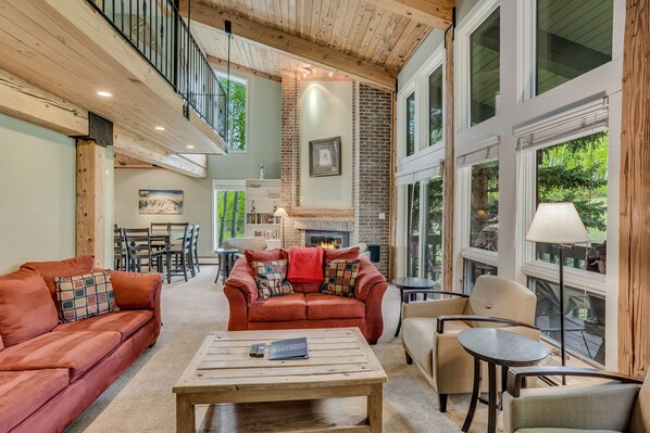 Smart TV, fireplace, DVD player