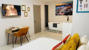 Superior Suite, Ensuite (With TV)