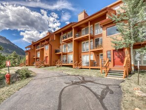 Exterior - Lofty condo with beautiful mountain & lake views plus wood fireplace (Silverthorne)