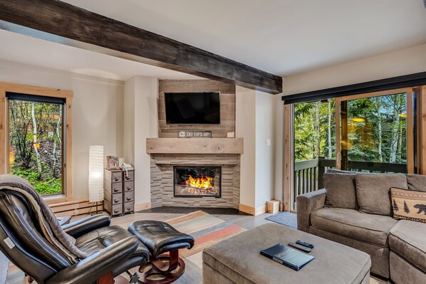 Smart TV, fireplace, DVD player