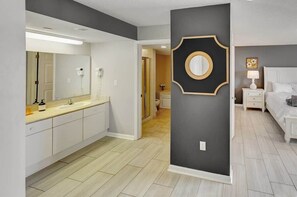 3 chambres, fer et planche à repasser, Wi-Fi, draps fournis