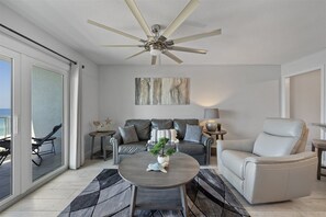 Condo, 1 King Bed with Sofa bed (The Summit 615) | Private kitchen | Oven - The Summit 615 (Panama City Beach)