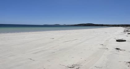 Little Douglas Holiday Shack - A rare opportunity to rent a property in this idyllic coastal community